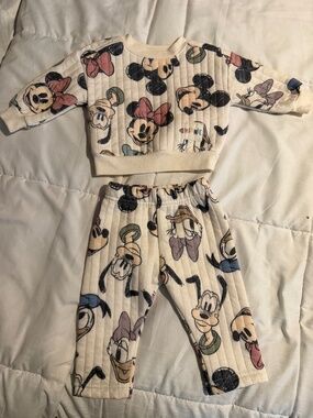 Minnie Mouse sweat pant and sweat shirt outfit